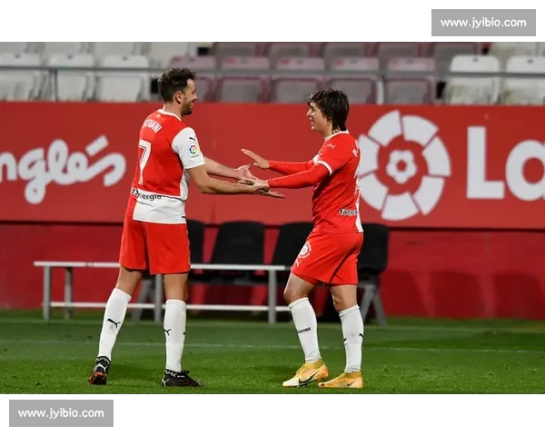 吕孟洲季前赛 3 分钟双响 反越位神射惊艳西班牙 吕孟洲季前赛 3 分钟双响 反越位神射惊艳西班牙