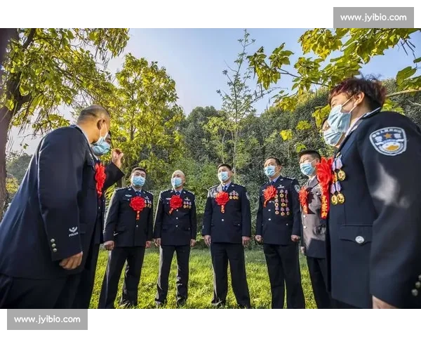 杨程晒与马斯切拉诺合影：昔日战友的足球情缘与执教征程的期许