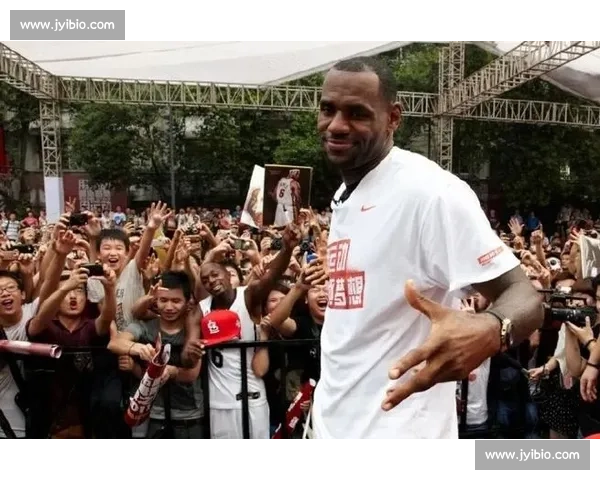 詹姆斯第 15 次中国行燃爆沪蓉 20 年热爱双向奔赴 詹姆斯第 15 次中国行燃爆沪蓉 20 年热爱双向奔赴