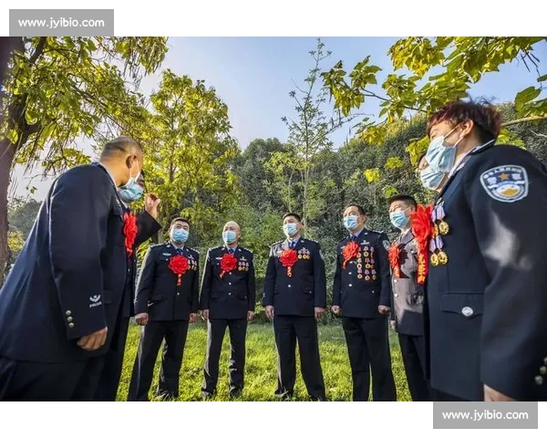 杨程晒与马斯切拉诺合影：昔日战友的足球情缘与执教征程的期许