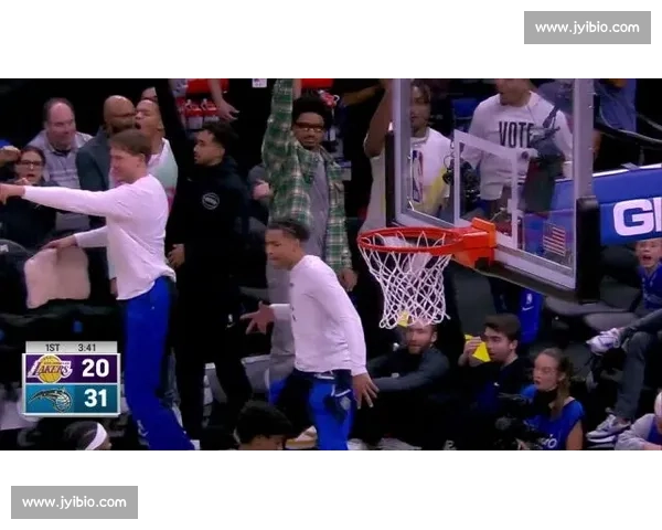 嘿 Siri,回放萨勒马科尔斯的穿裆魔术