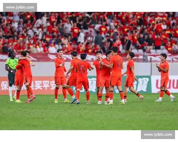 体坛联播:C 罗世预赛双响追纪录 苏超 6 万观众再破纪录